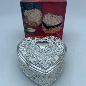 VTG Lord & Taylor Silverplate Ornate Heart Shaped jewelry Trinket Box 4x2”